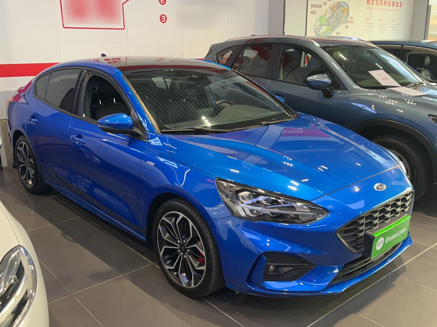 福特 福克斯 2019款 三厢 EcoBoost 180 自动ST Line