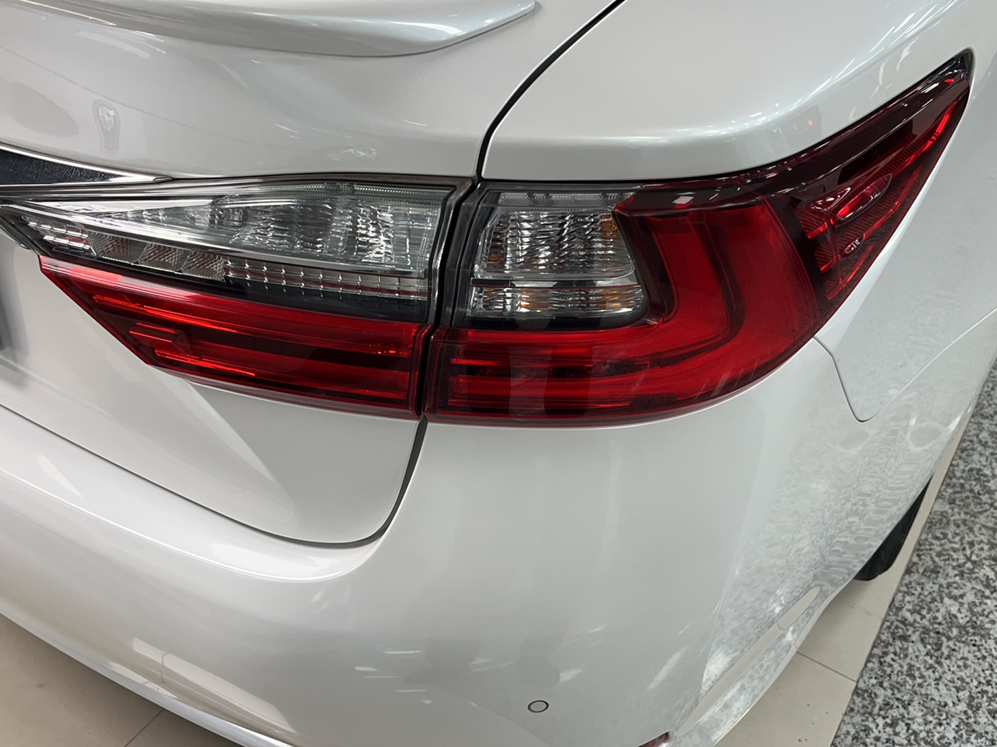 雷克萨斯ES 2015款 200 精英版