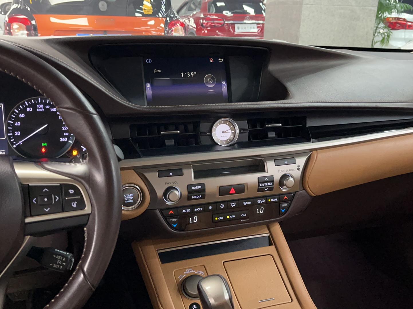 雷克萨斯ES 2015款 200 精英版