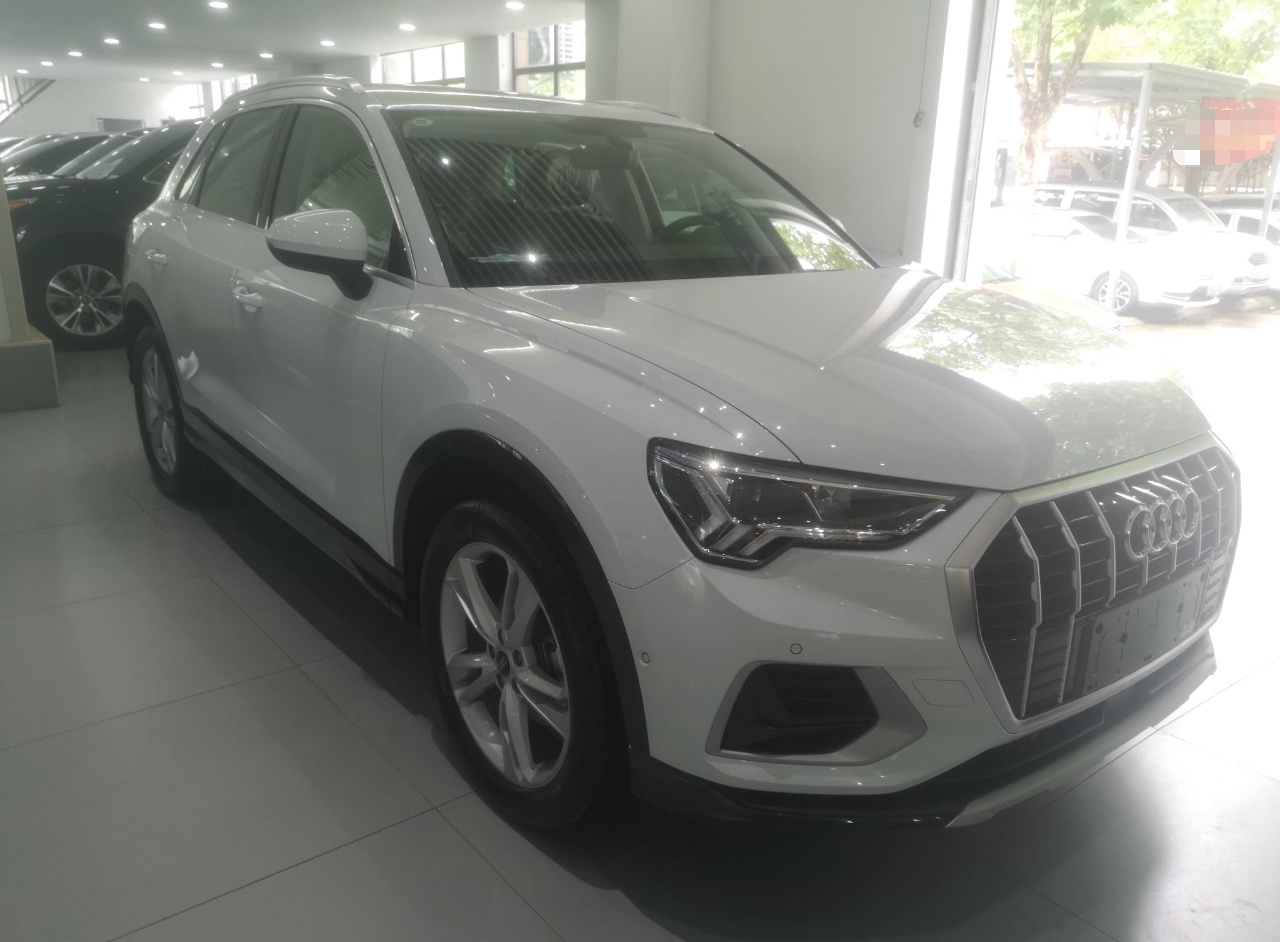 奥迪Q3 2021款 35 TFSI 时尚致雅型
