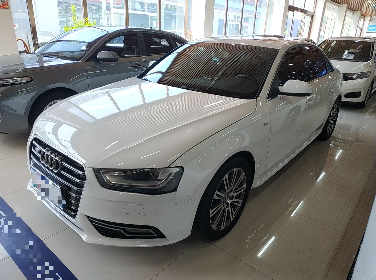 奥迪A4L 2013款 40 TFSI quattro个性运动型