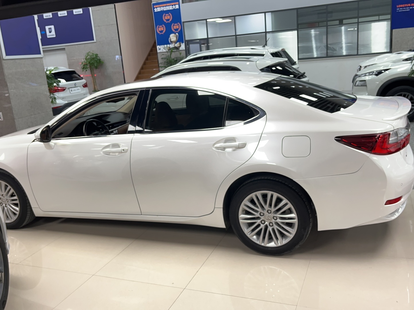 雷克萨斯ES 2015款 200 精英版