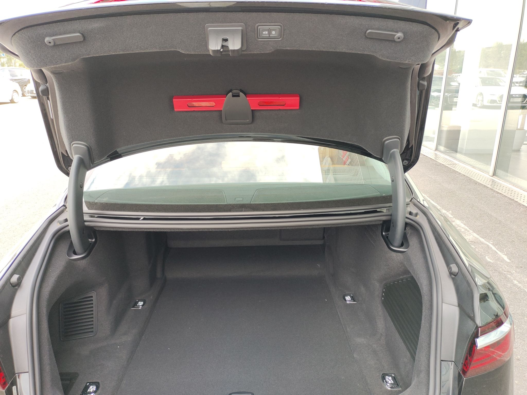 奥迪A8 2023款 A8L 50 TFSI quattro 臻选型