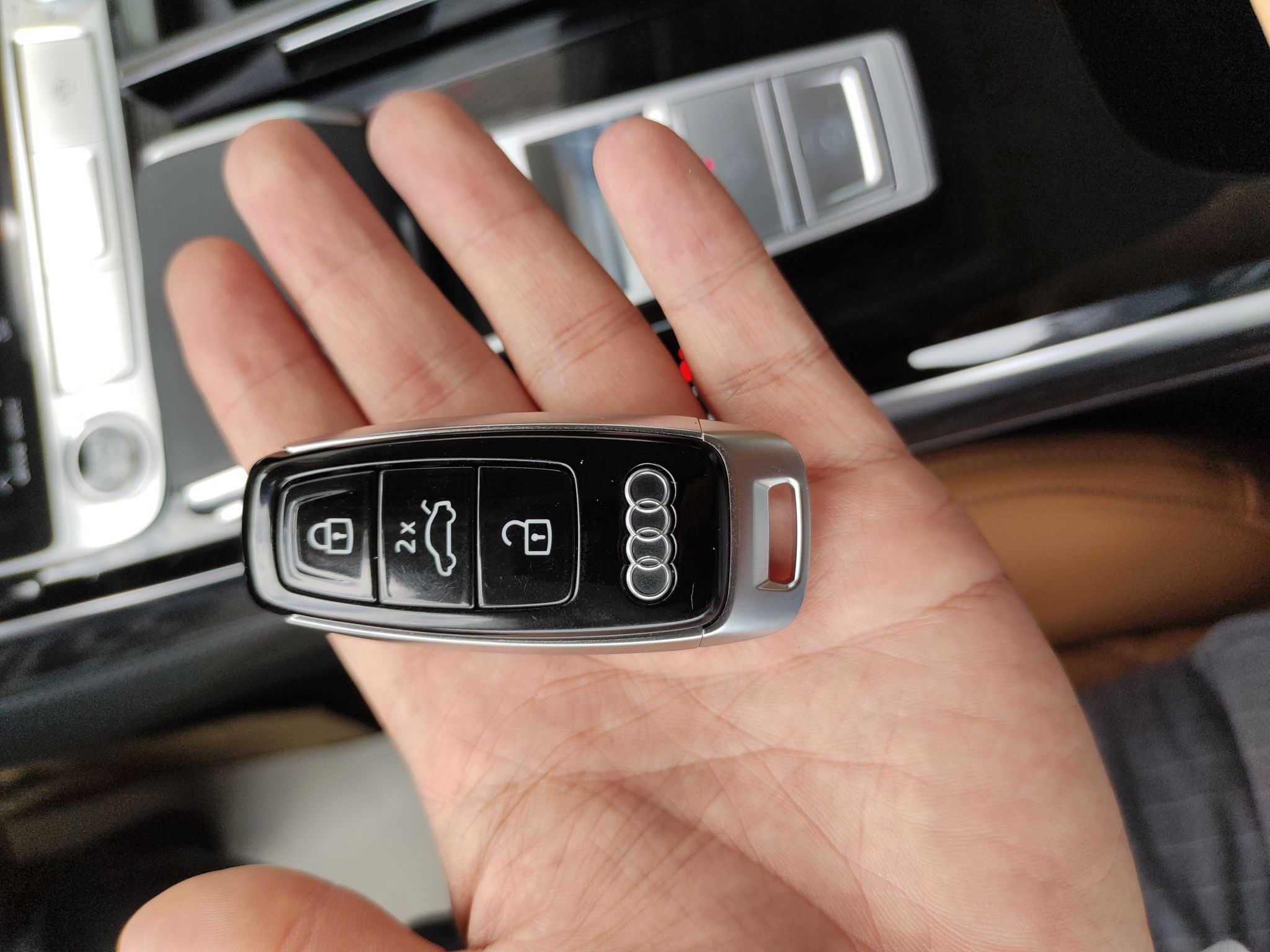 奥迪A8 2023款 A8L 50 TFSI quattro 臻选型