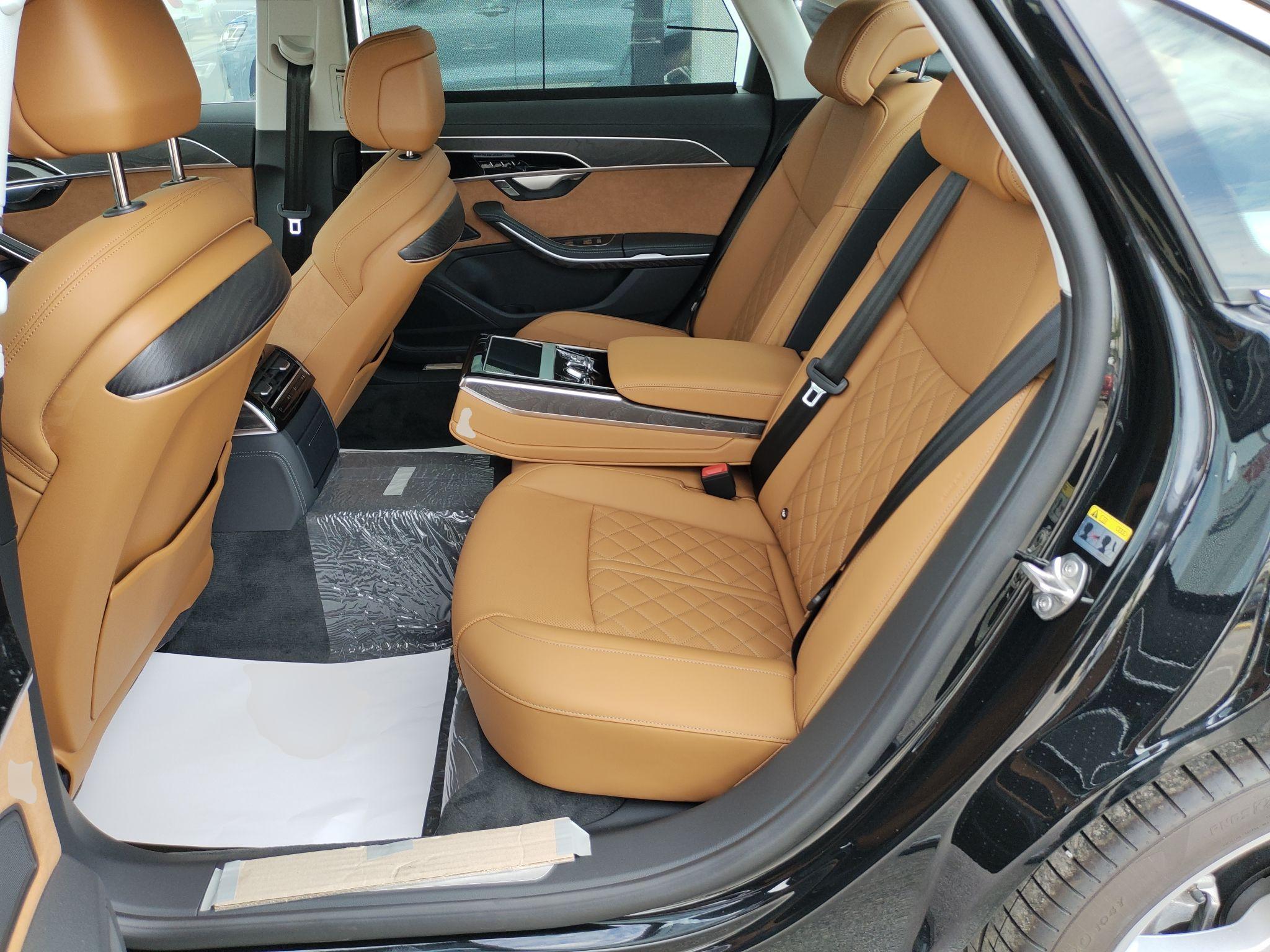 奥迪A8 2023款 A8L 50 TFSI quattro 臻选型