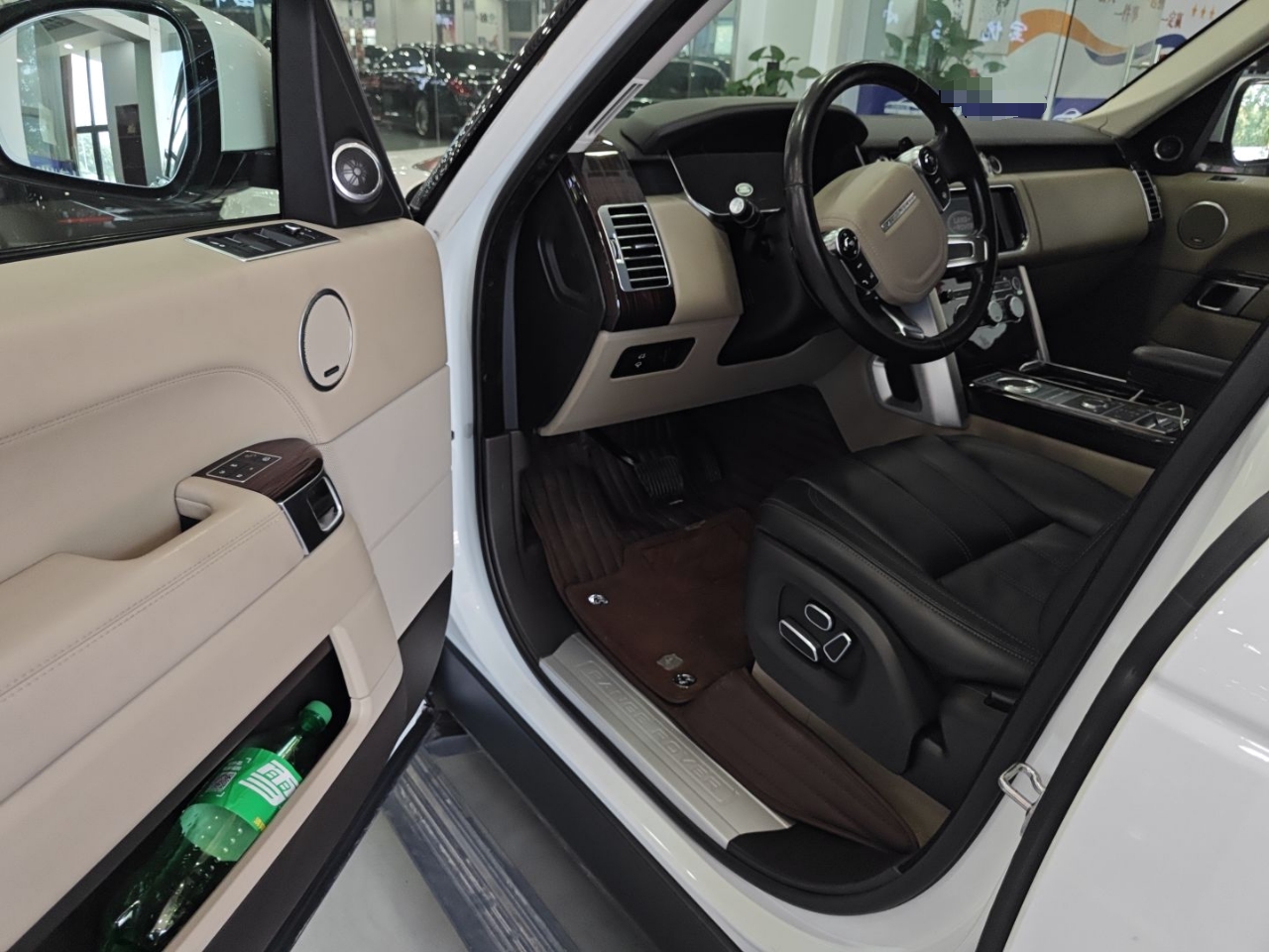 路虎 揽胜 2015款 3.0 V6 SC Vogue(进口)