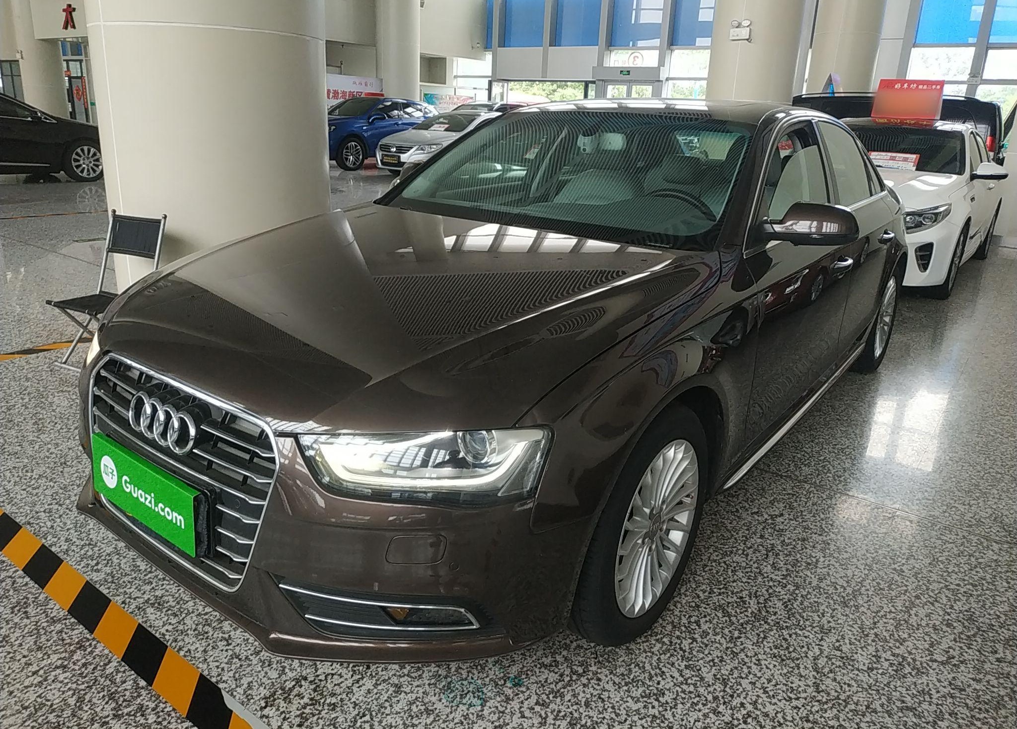 奥迪A4L 2016款 35 TFSI 自动标准型