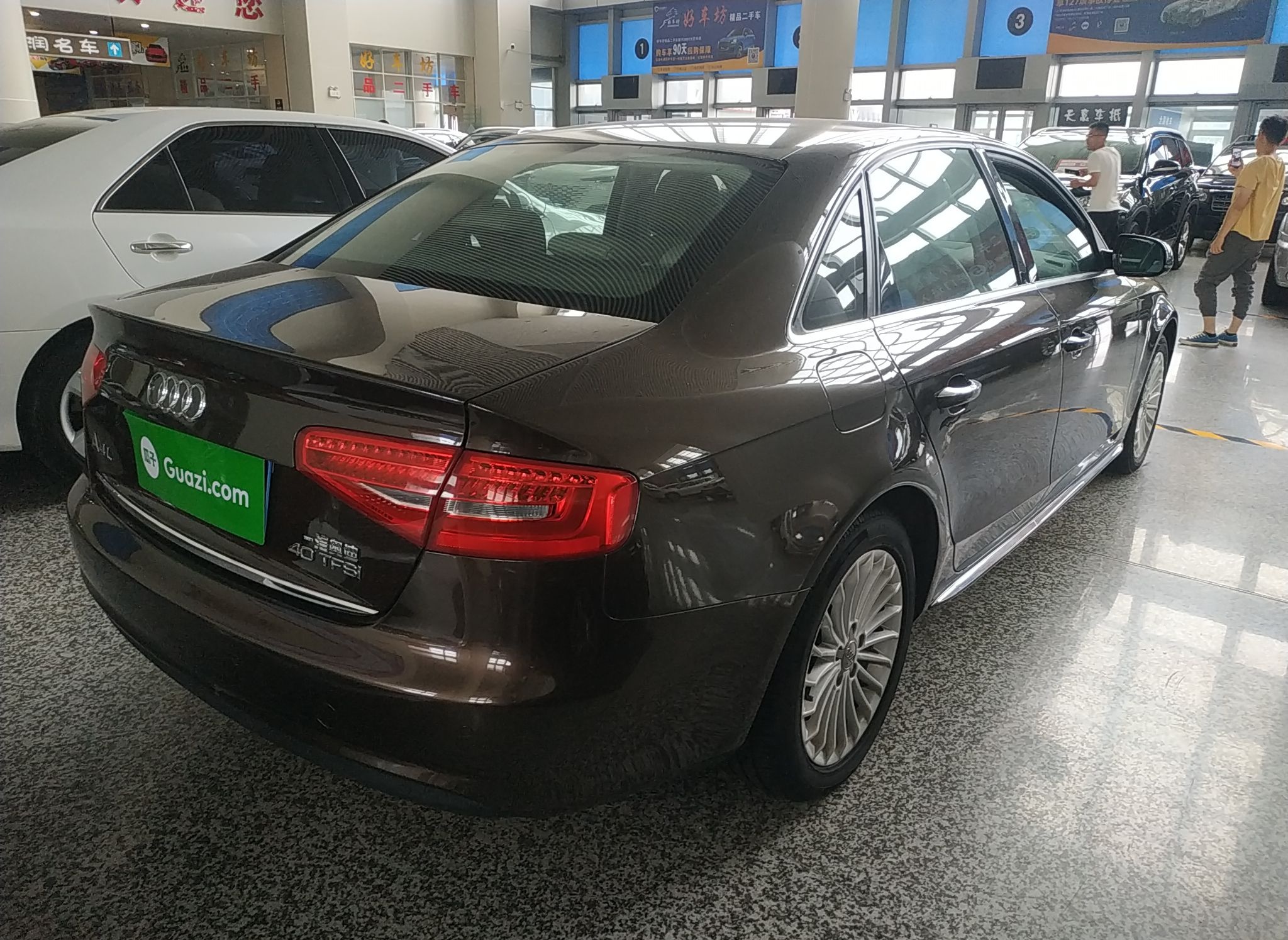 奥迪A4L 2016款 35 TFSI 自动标准型