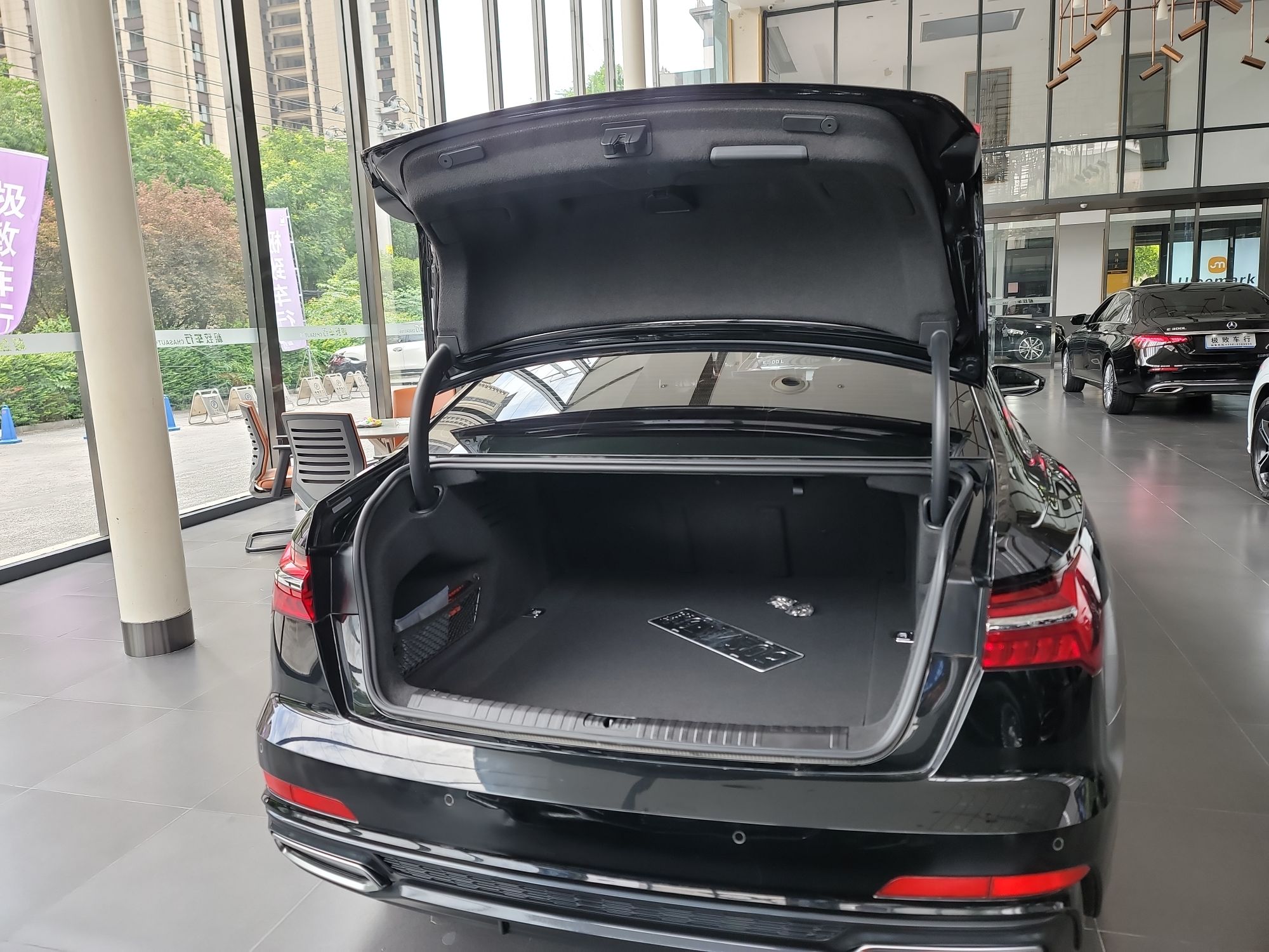 奥迪A6L 2020款 45 TFSI 臻选动感型