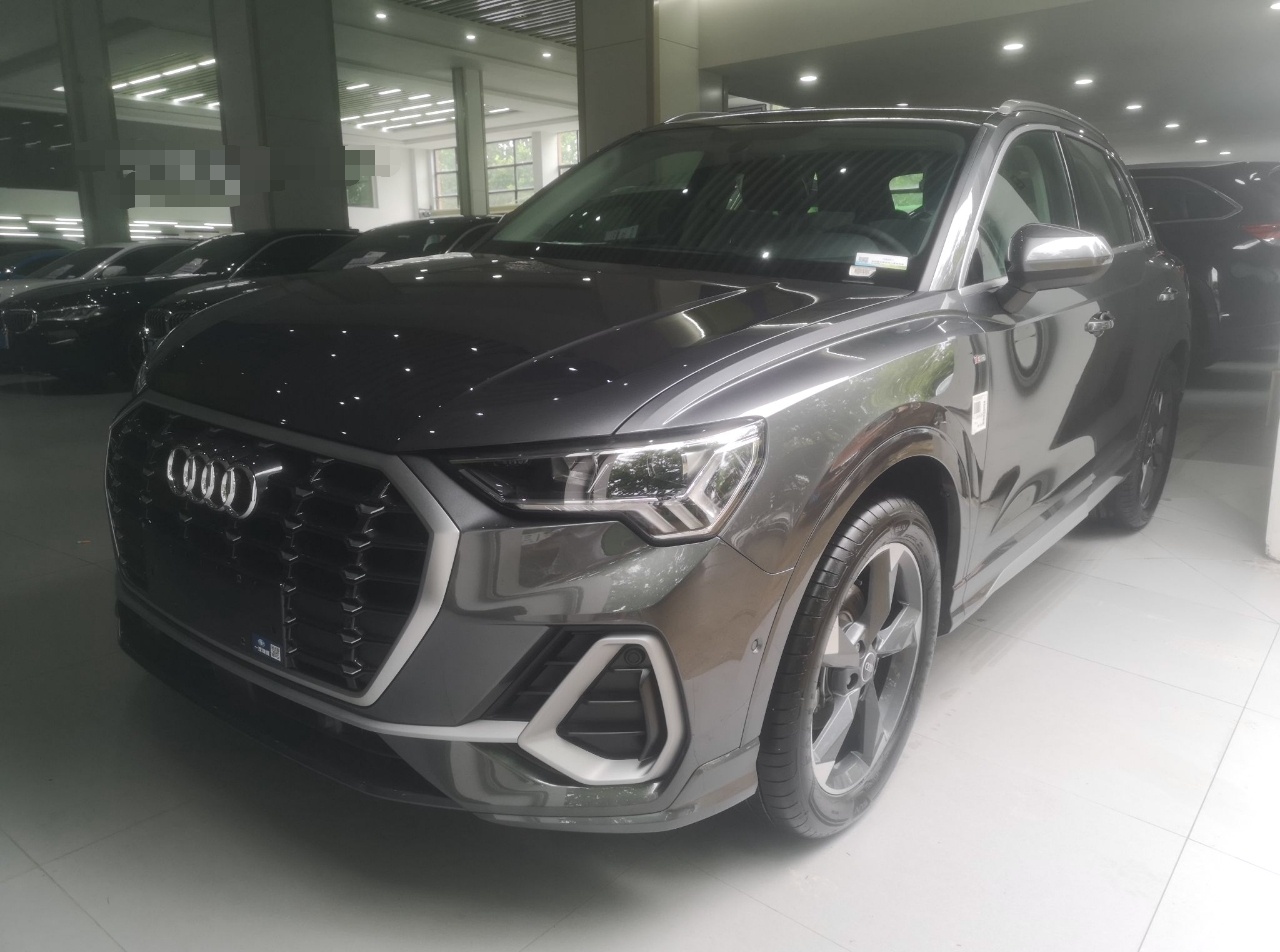 奥迪Q3 2021款 35 TFSI 时尚动感型