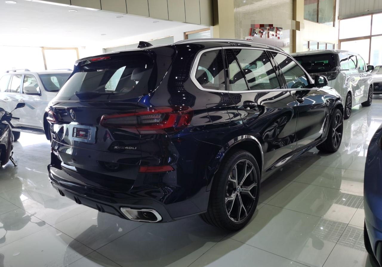 宝马X5 2022款 改款 xDrive 40Li M运动套装