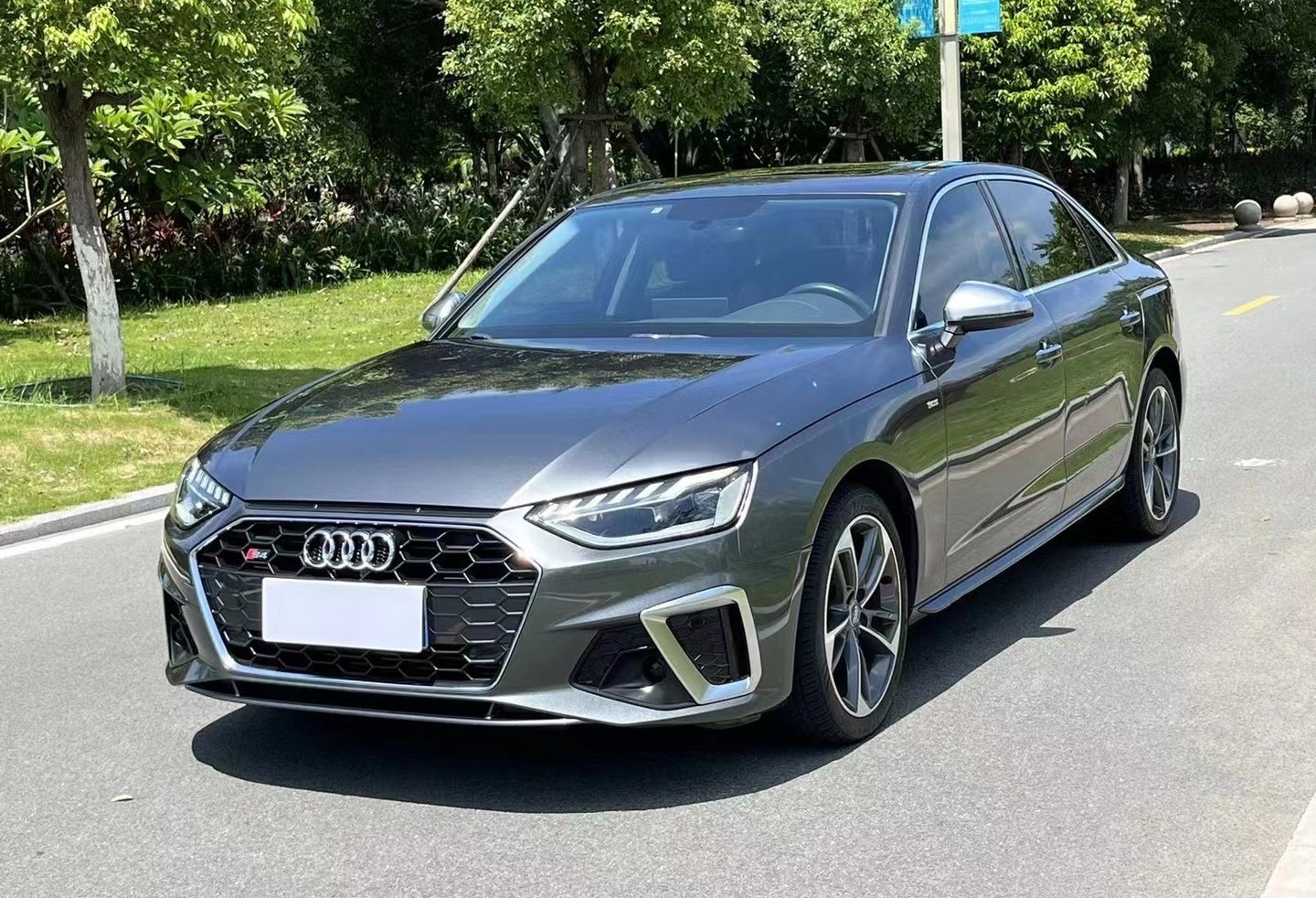 奥迪A4L 2020款 40 TFSI 时尚动感型