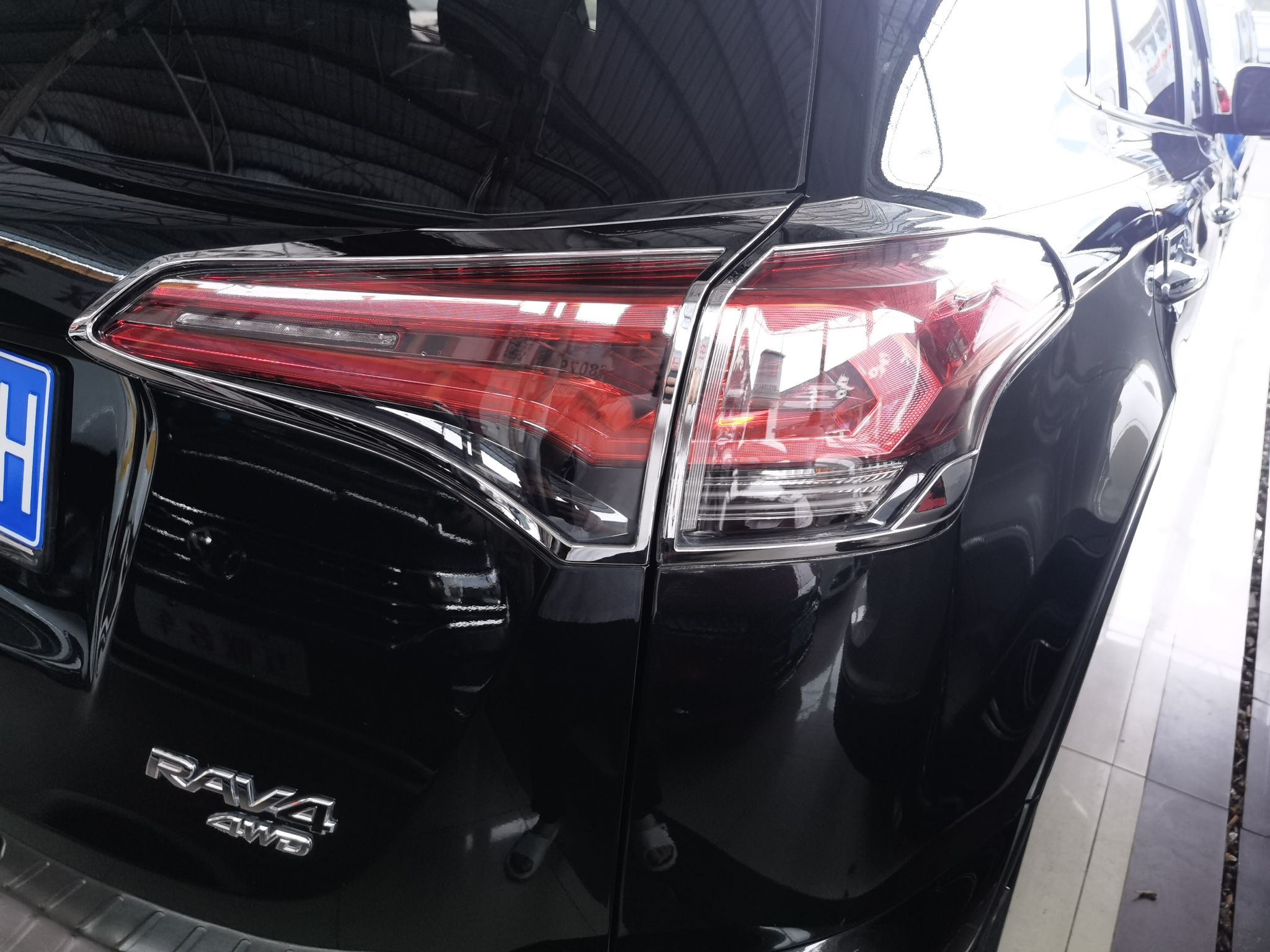 丰田 RAV4 2018款 2.5L 自动四驱精英i版