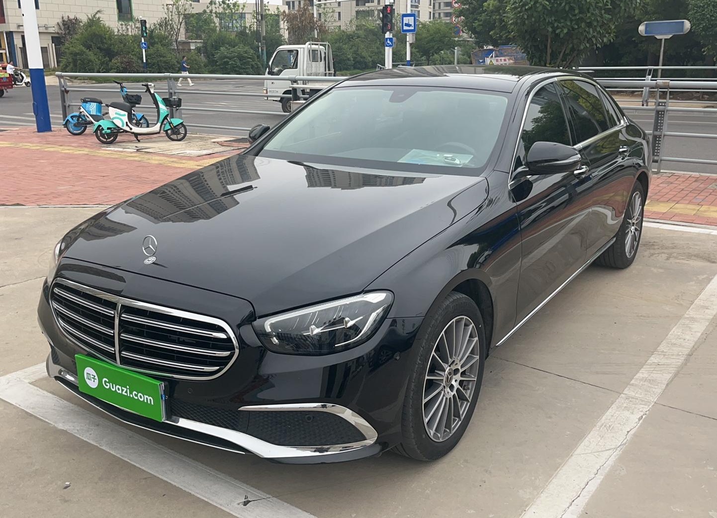 奔驰E级 2022款 E 260 L