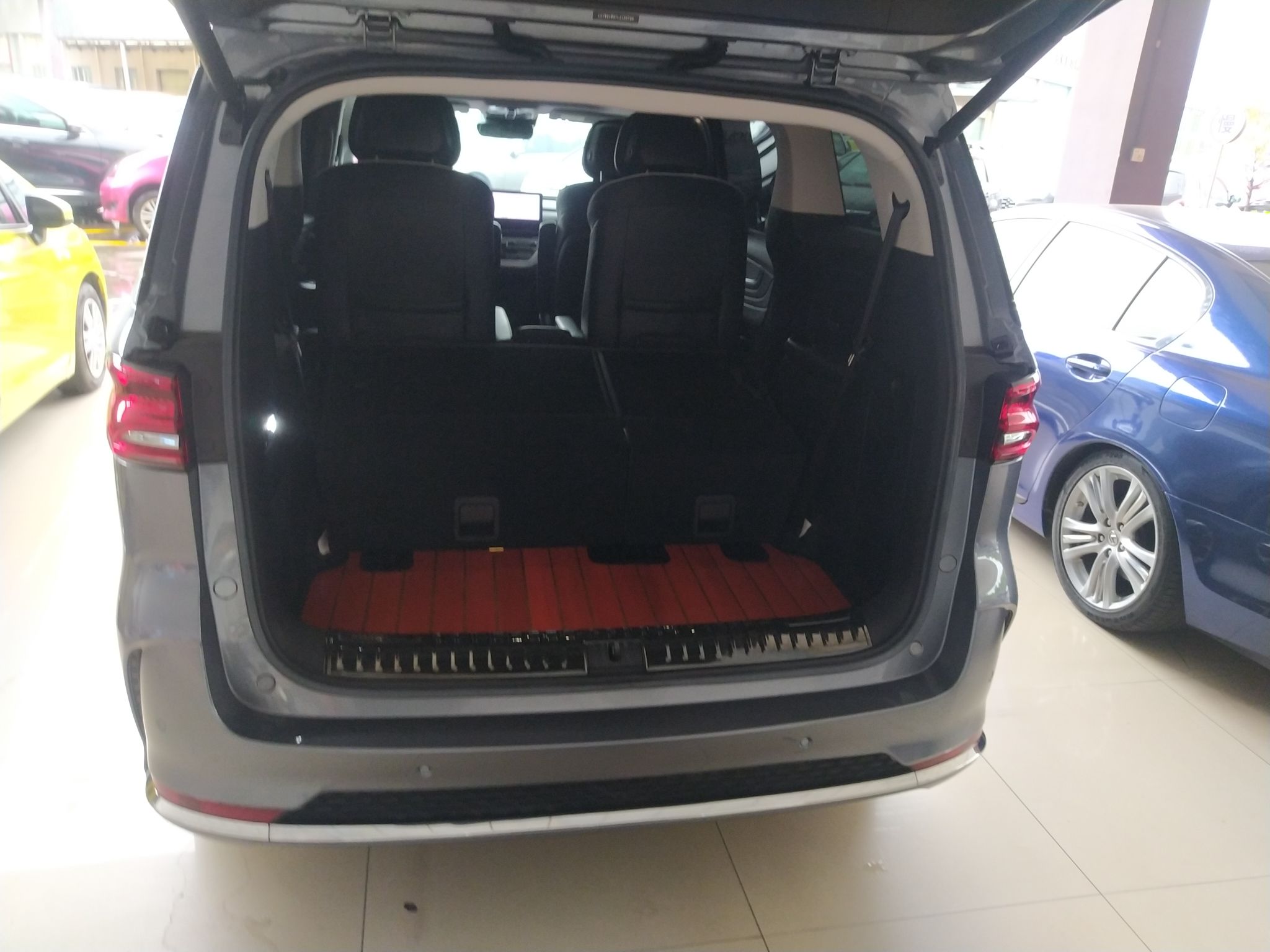 荣威iMAX8 2021款 400TGI Supreme系列尊荣版