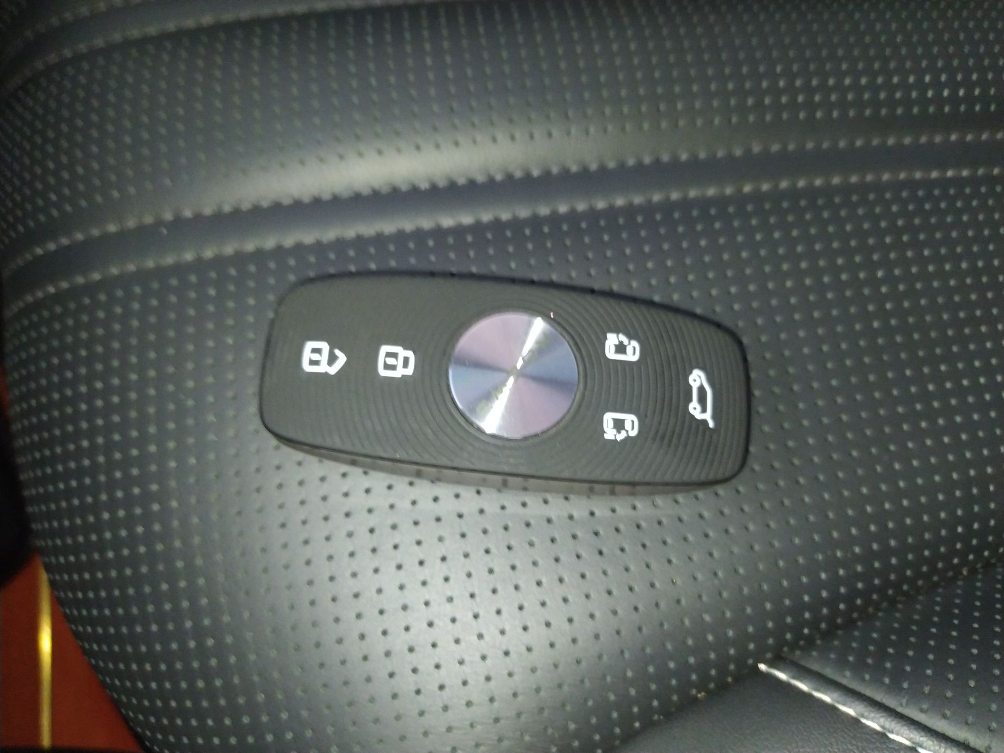 荣威iMAX8 2021款 400TGI Supreme系列尊荣版