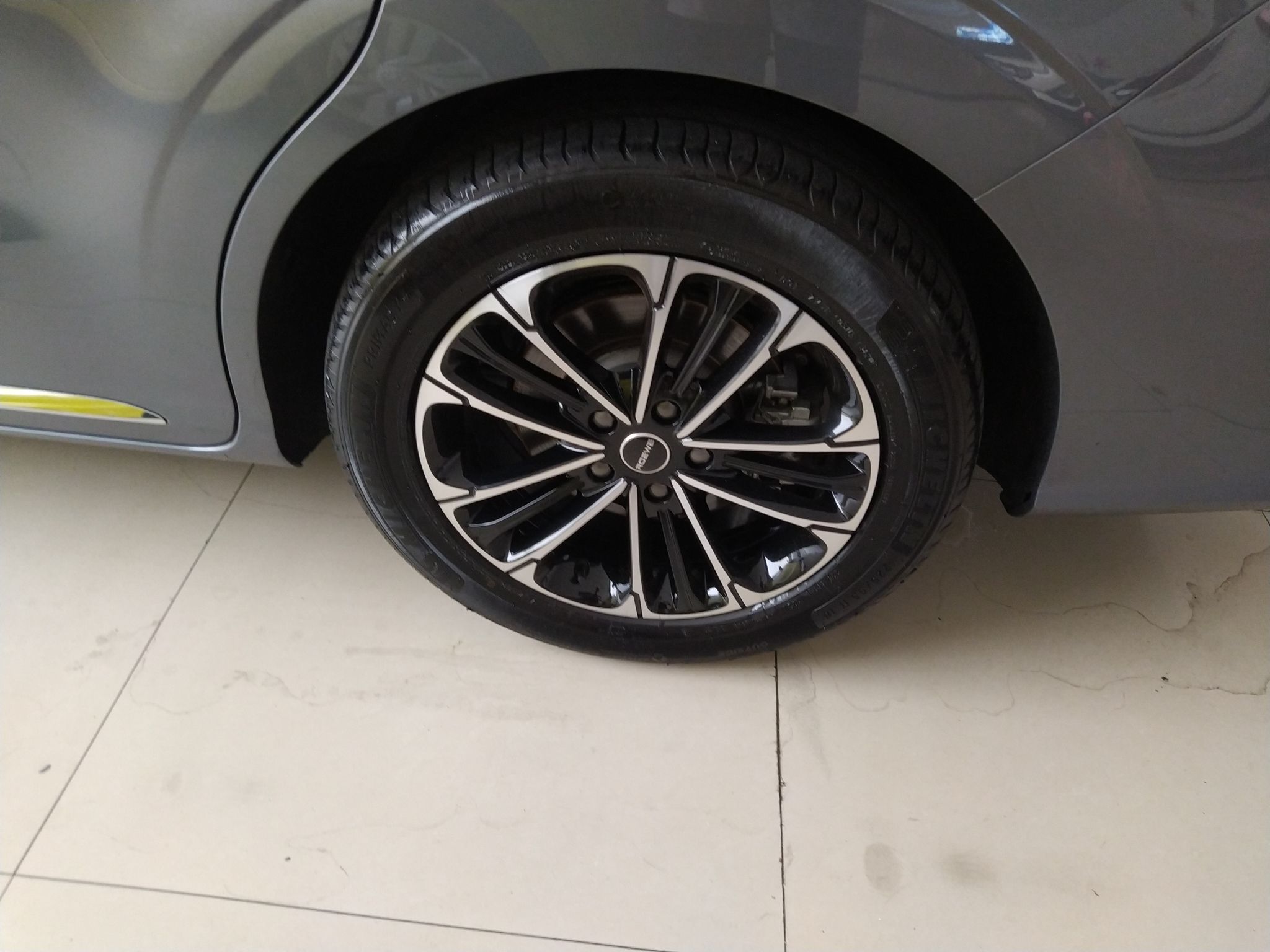 荣威iMAX8 2021款 400TGI Supreme系列尊荣版