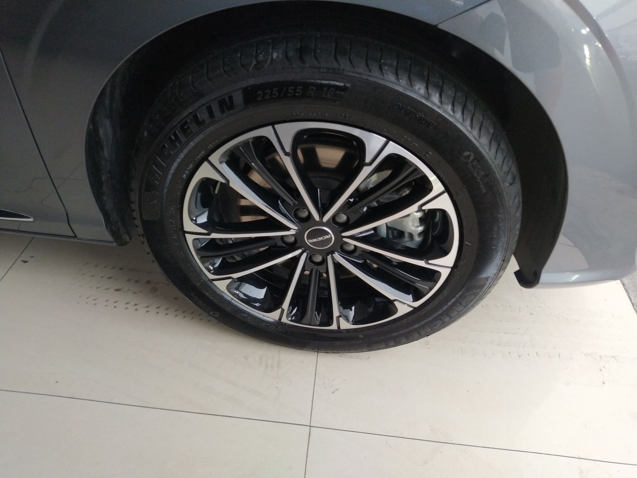 荣威iMAX8 2021款 400TGI Supreme系列尊荣版