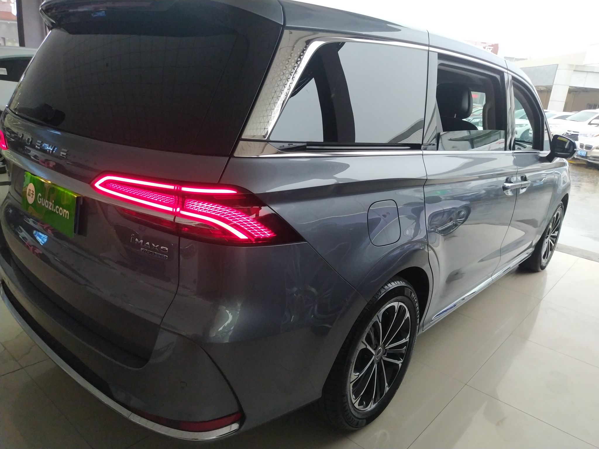 荣威iMAX8 2021款 400TGI Supreme系列尊荣版