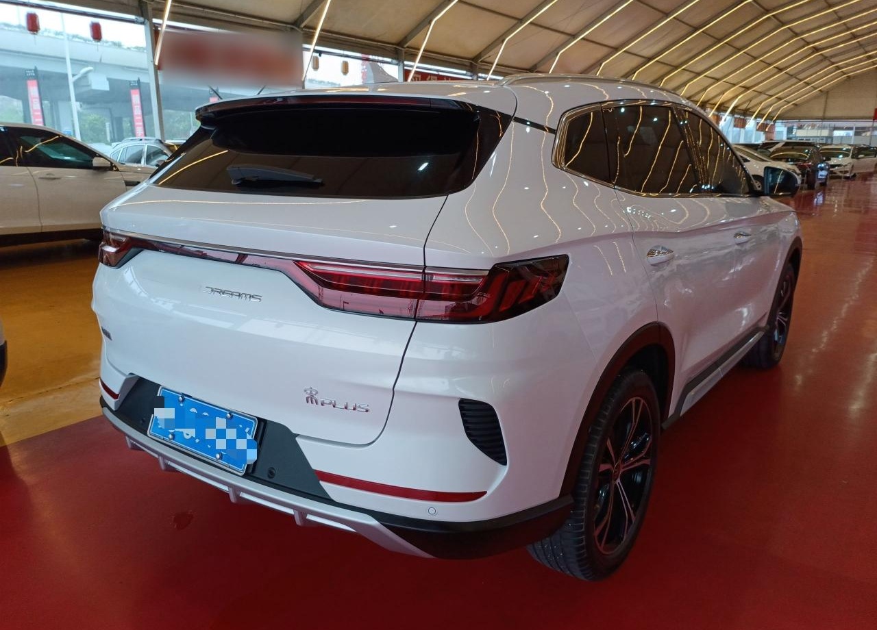 比亚迪 宋PLUS 2020款 1.5T 自动尊贵型