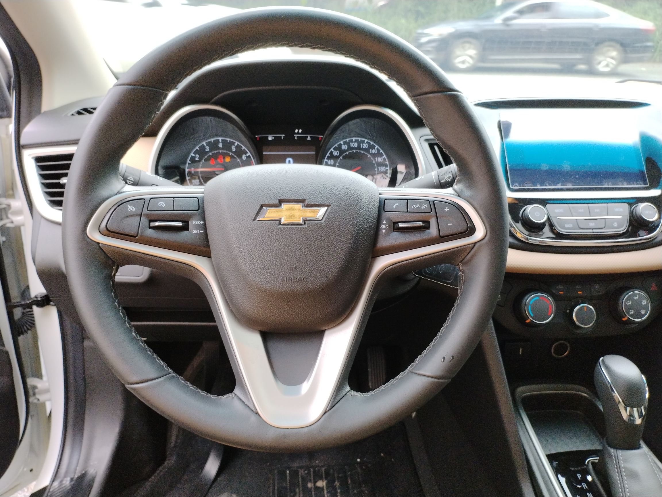 雪佛兰 科鲁泽 2022款 320 自动悦享天窗版