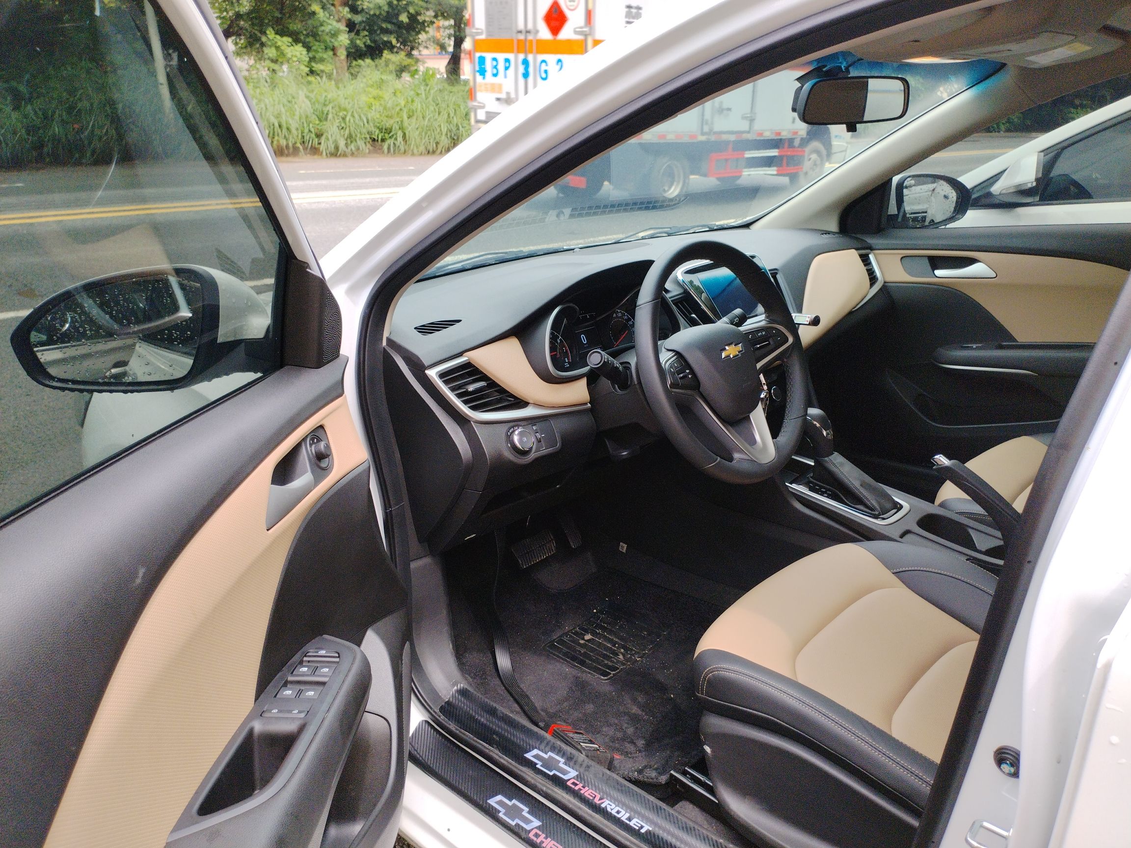 雪佛兰 科鲁泽 2022款 320 自动悦享天窗版