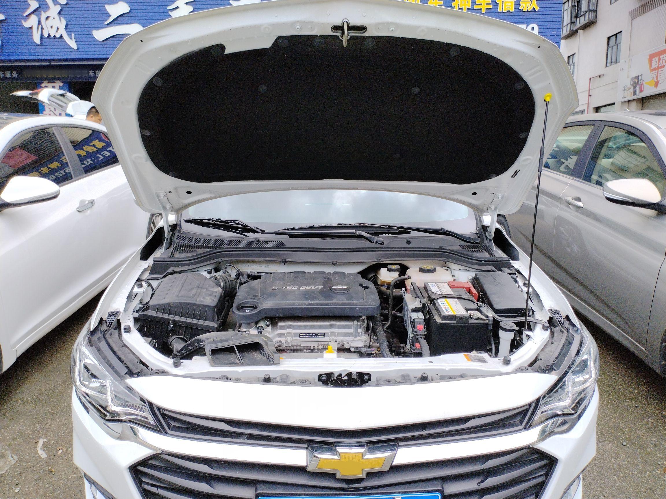 雪佛兰 科鲁泽 2022款 320 自动悦享天窗版