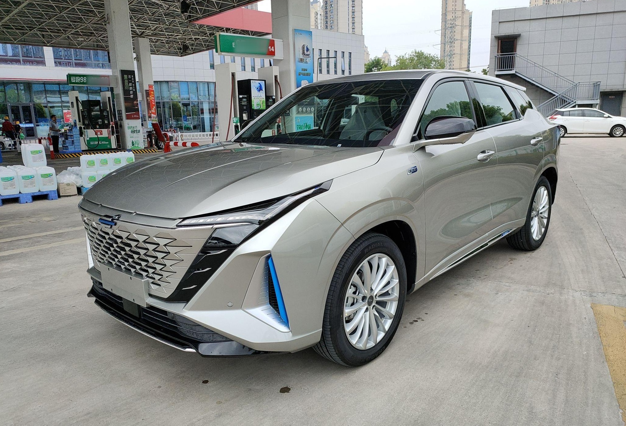 长安欧尚 欧尚Z6新能源 2023款 智电iDD 150KM旗舰型