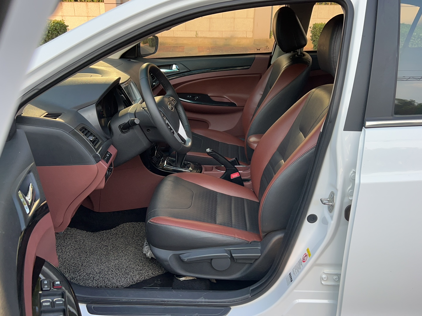 比亚迪 速锐 2015款 1.5L 手动豪华型