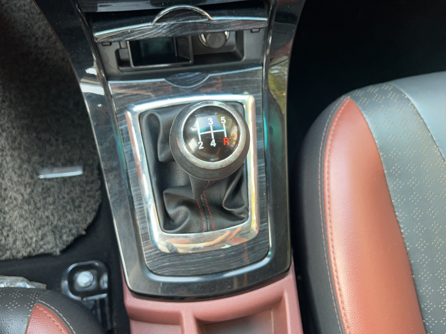 比亚迪 速锐 2015款 1.5L 手动豪华型