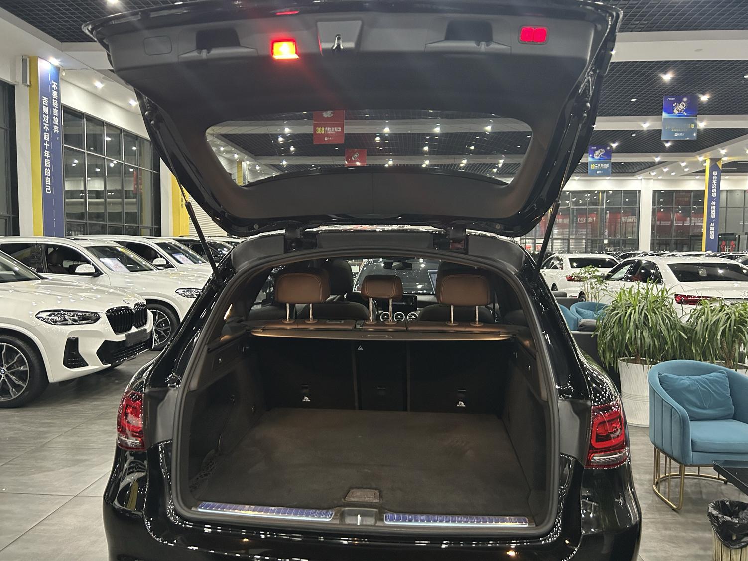 奔驰GLC级 2022款 改款 GLC 260 L 4MATIC 豪华型