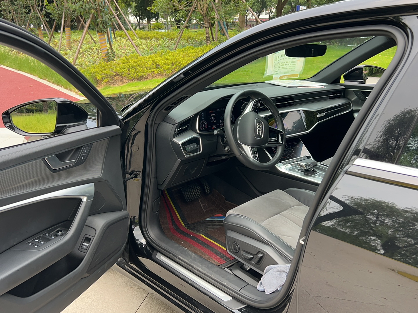 奥迪A6L 2019款 45 TFSI 臻选动感型