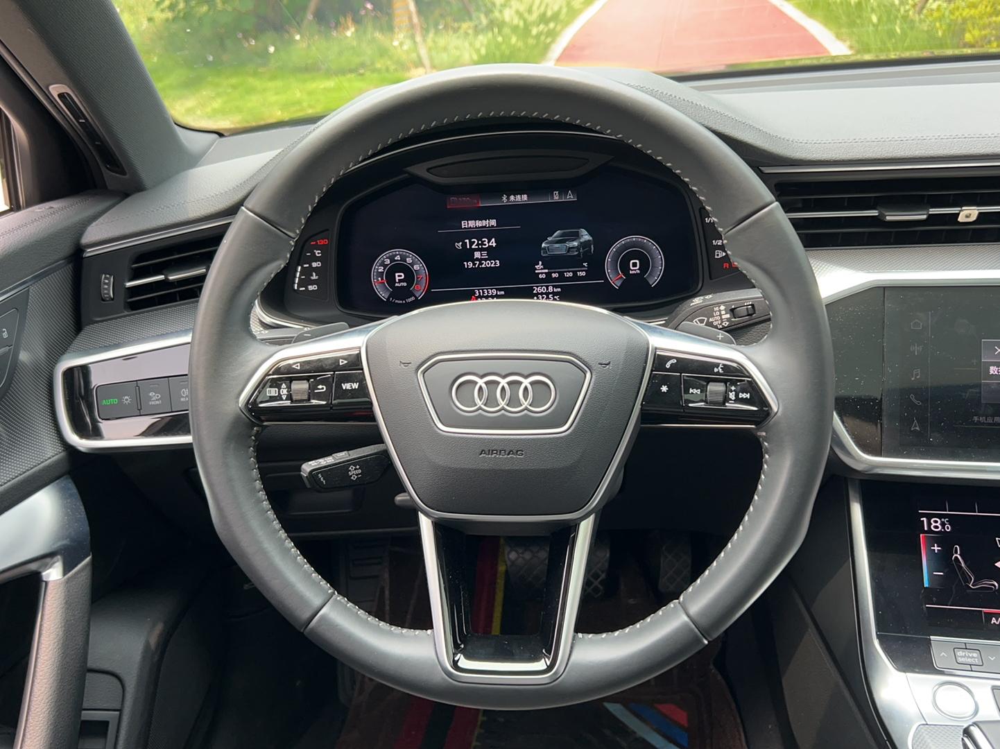 奥迪A6L 2019款 45 TFSI 臻选动感型