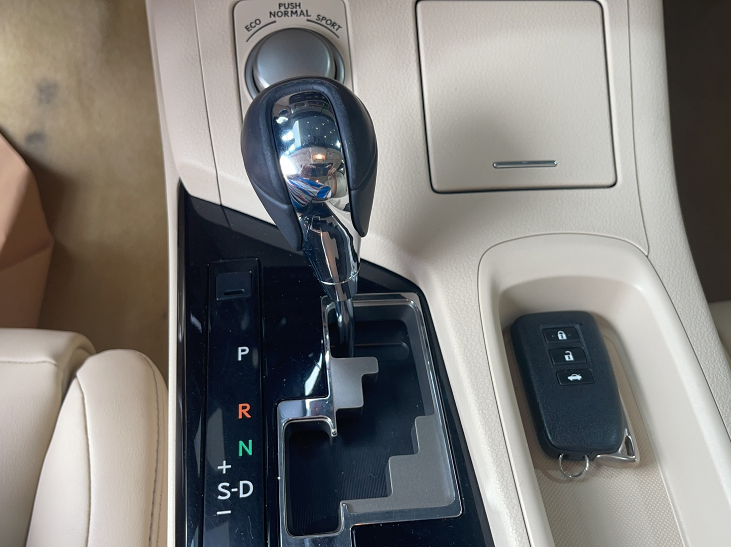 雷克萨斯ES 2013款 300h 精英版