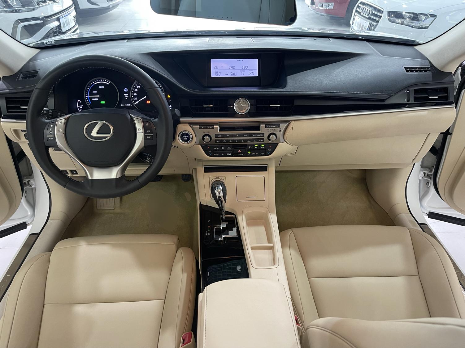 雷克萨斯ES 2013款 300h 精英版