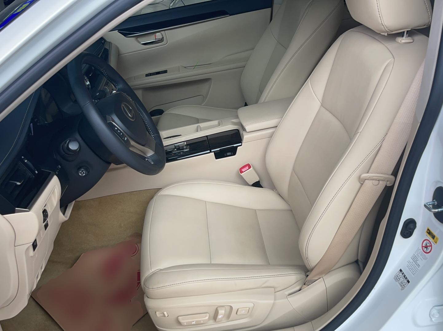 雷克萨斯ES 2013款 300h 精英版