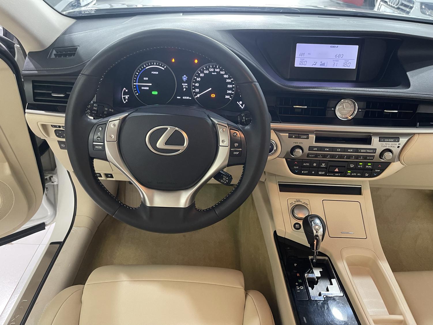 雷克萨斯ES 2013款 300h 精英版