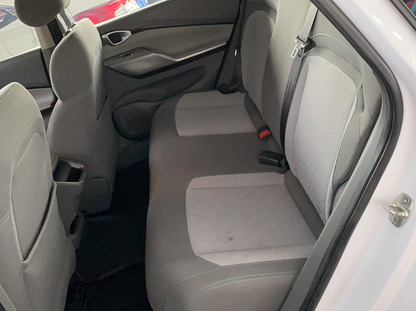 新宝骏 宝骏RC-5 2020款 1.5L CVT智耀精英型