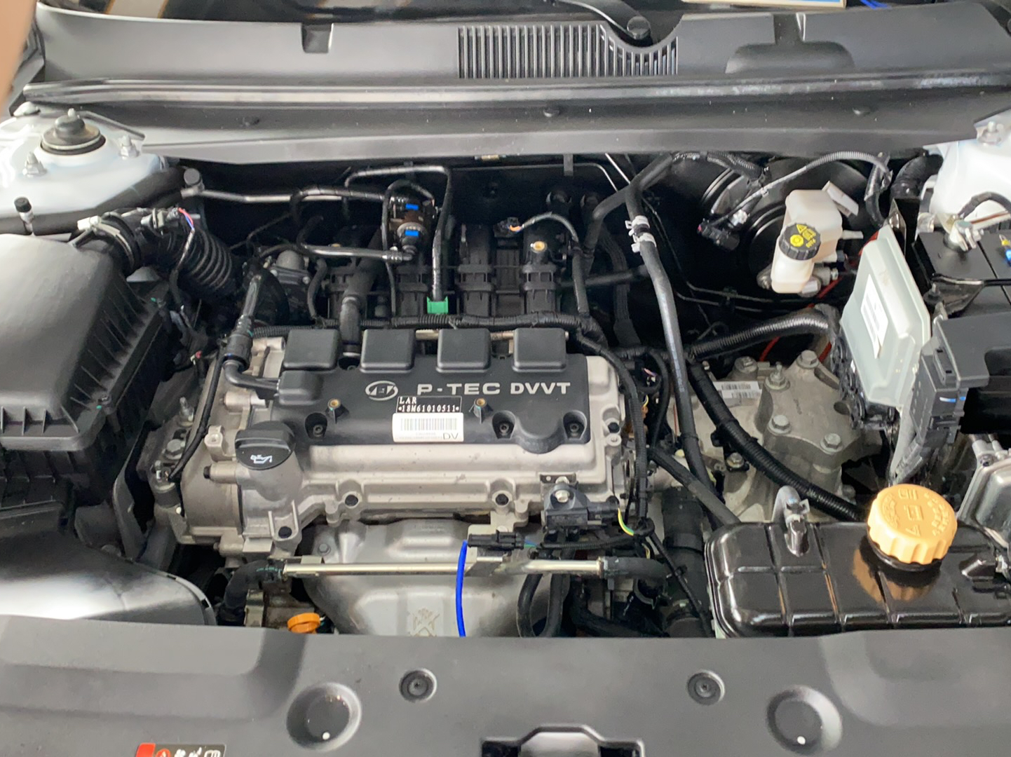 新宝骏 宝骏RC-5 2020款 1.5L CVT智耀精英型