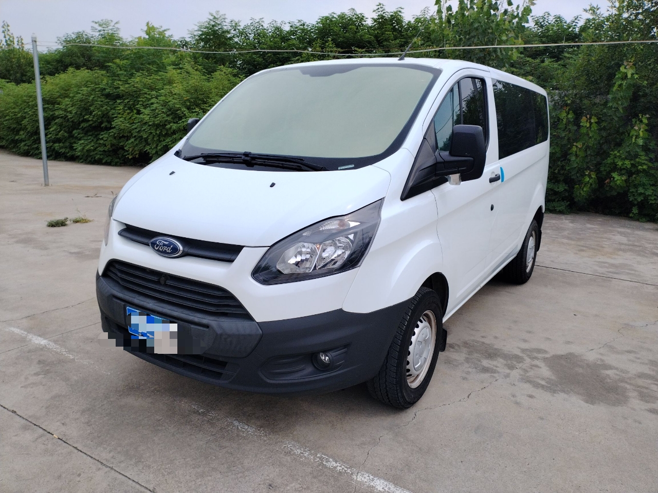 福特 全顺 2019款 2.0T汽油自动多功能商用车短轴低顶6座国VI