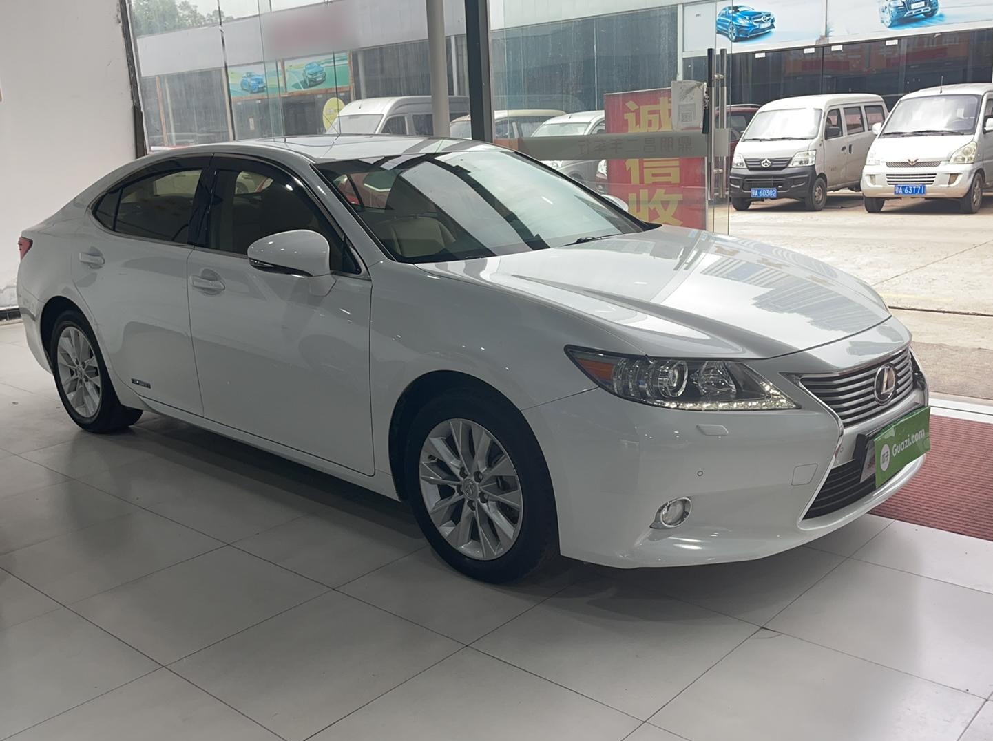 雷克萨斯ES 2013款 300h 精英版