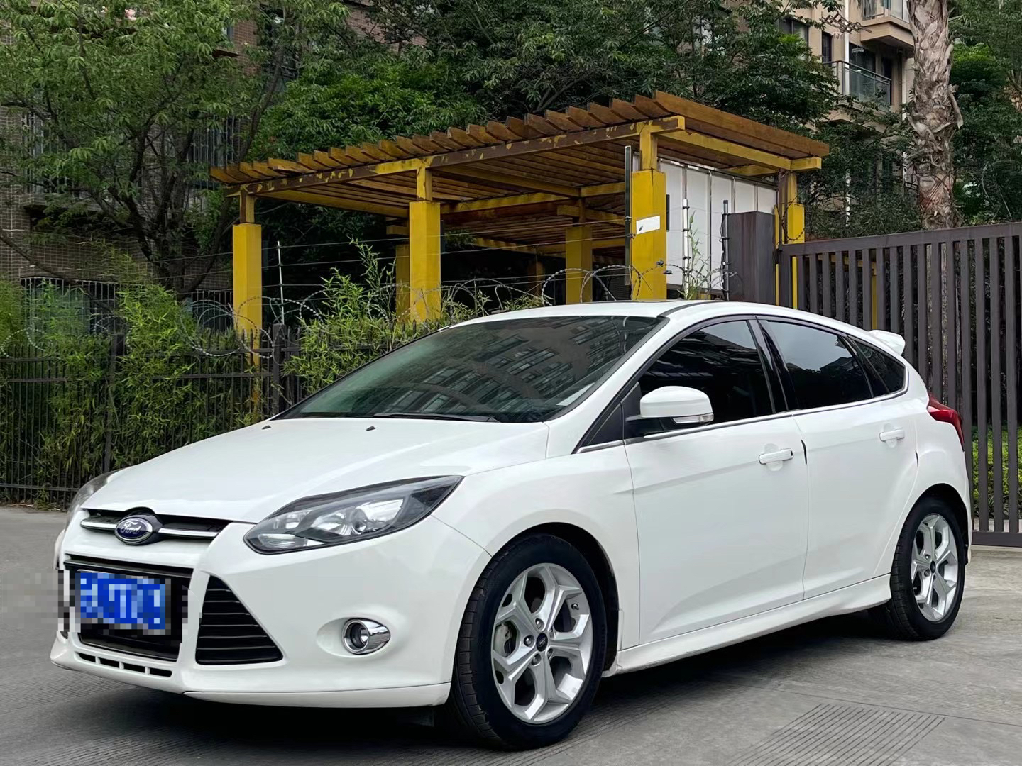 福特 福克斯 2012款 两厢 2.0L 自动豪华运动型