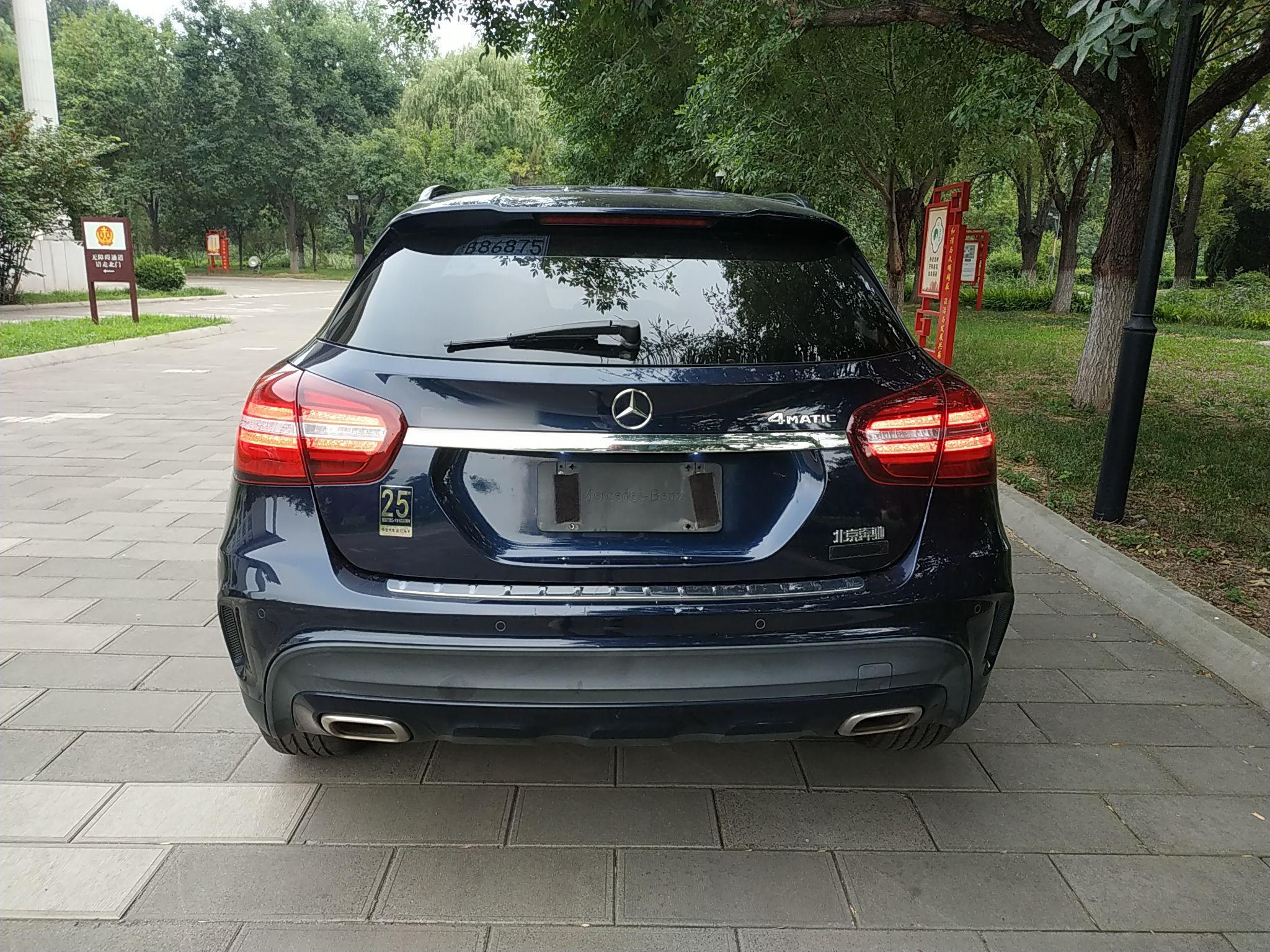 奔驰GLA级 2018款 GLA 220 4MATIC 运动型