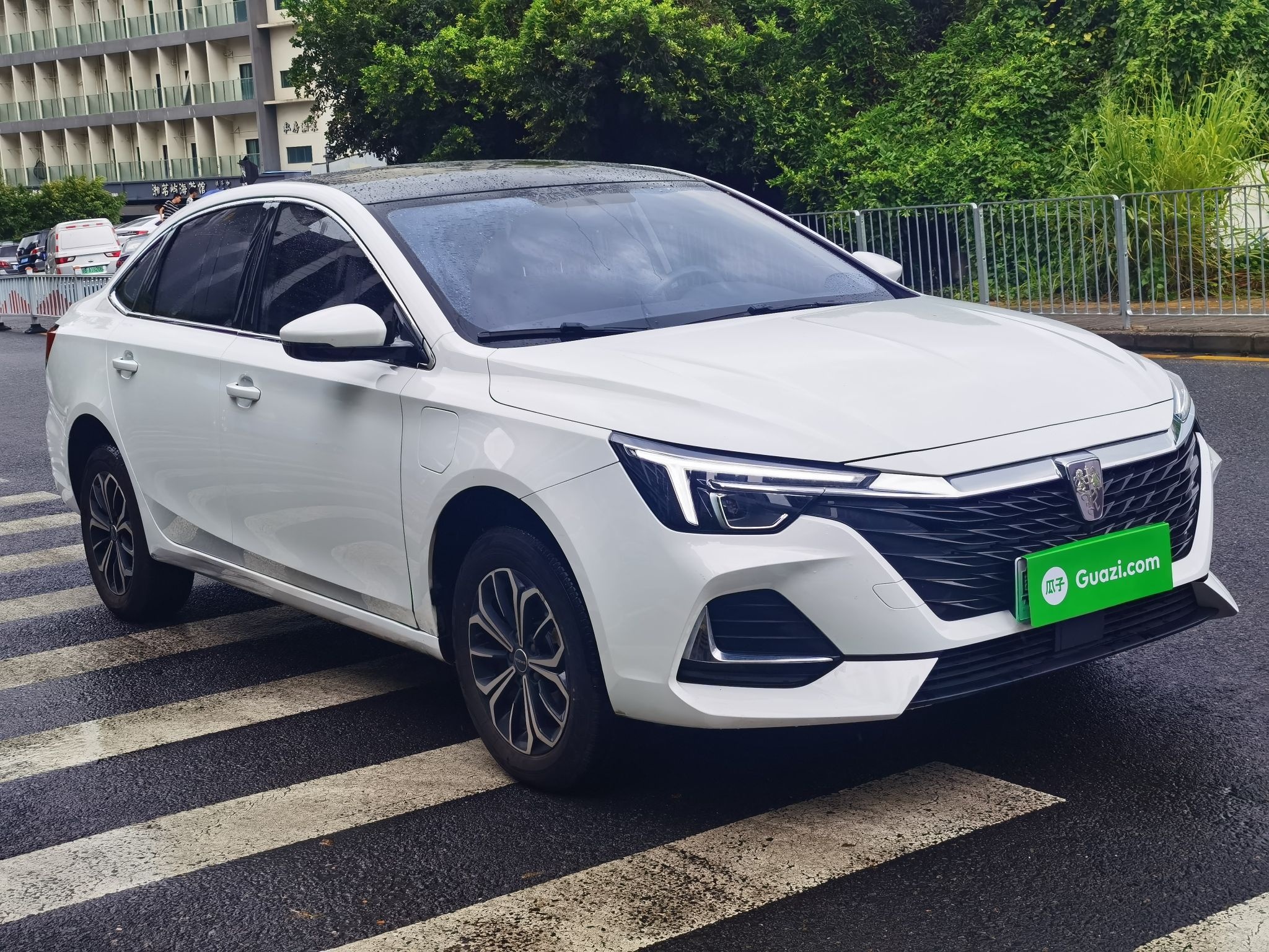 荣威i6 MAX新能源 2022款 EV 500天幕尊享版