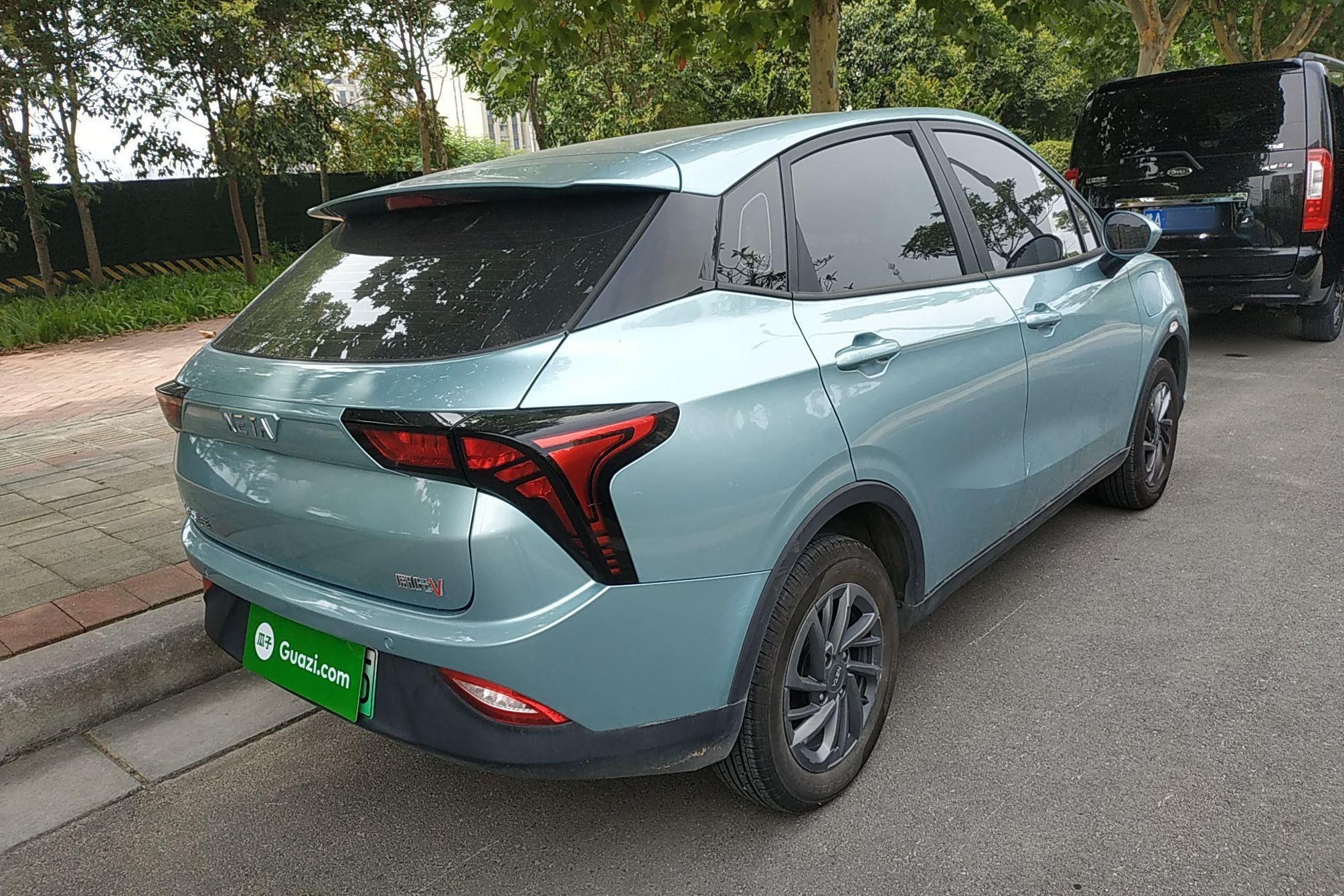 哪吒汽车 哪吒V 2021款 标准续航娱乐版