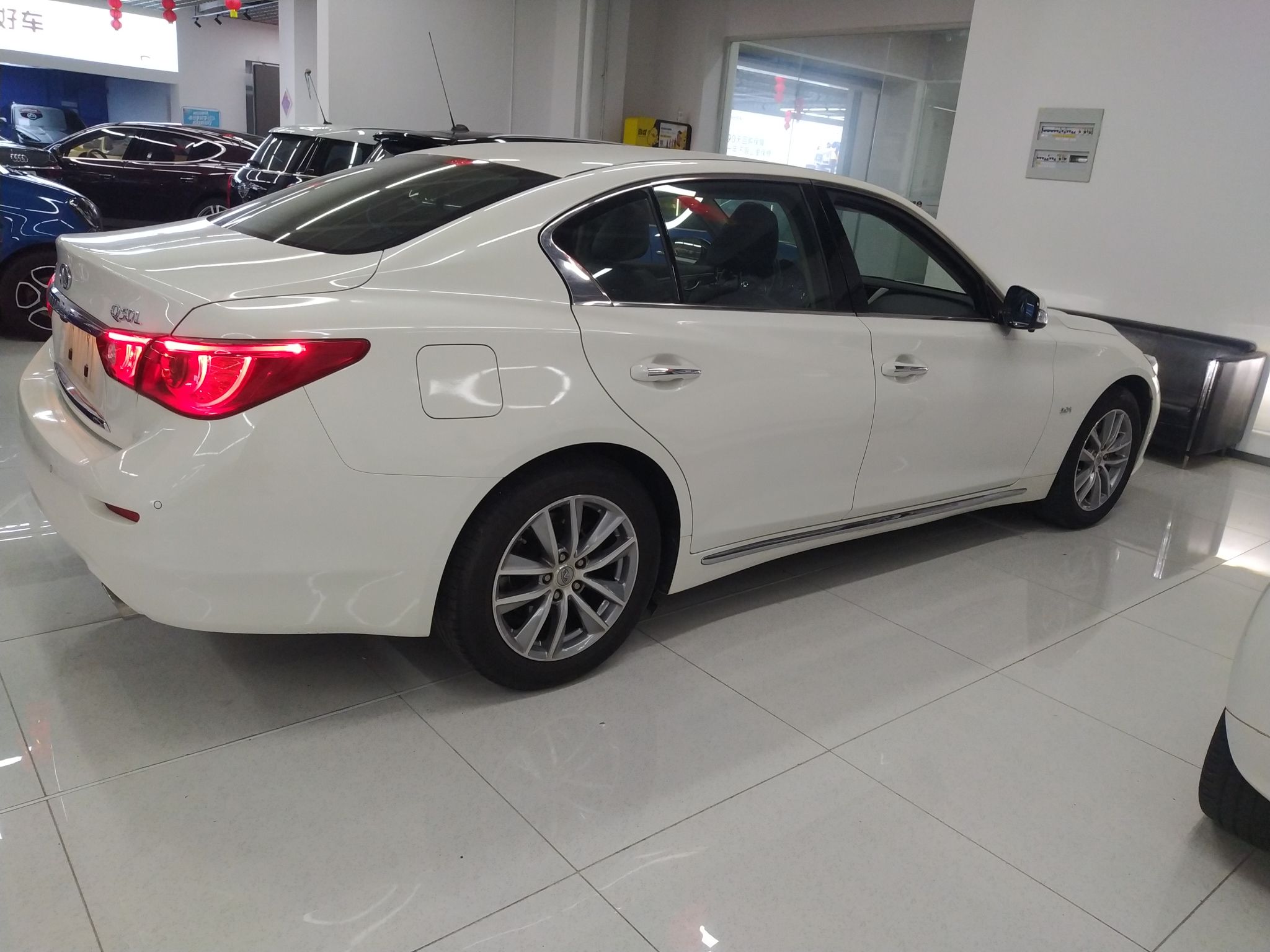 英菲尼迪Q50L 2015款 2.0T 悦享版