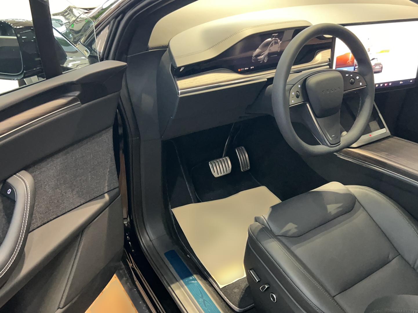 特斯拉Model X 2023款 双电机全轮驱动版(进口)