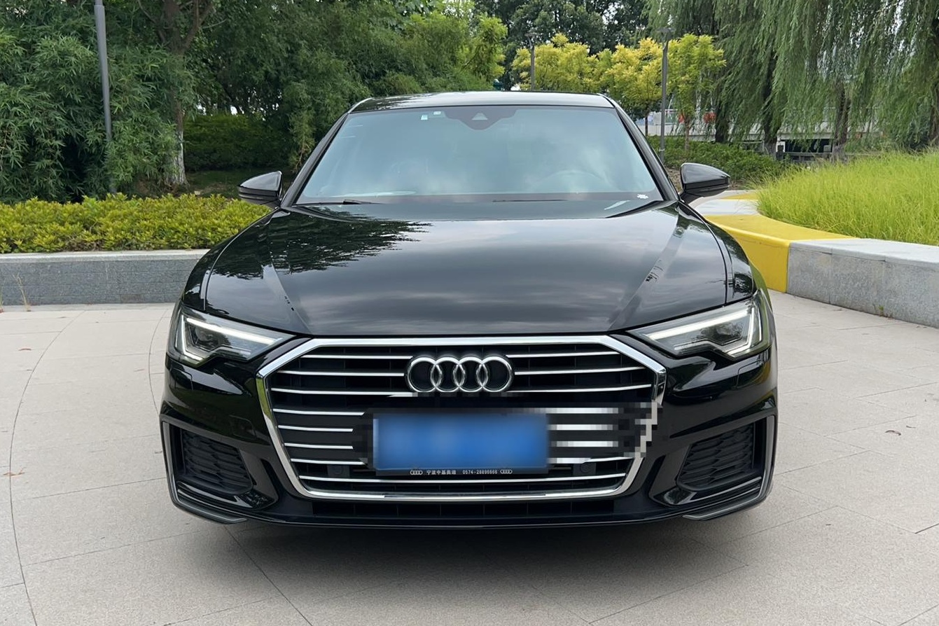 奥迪A6L 2019款 45 TFSI 臻选动感型