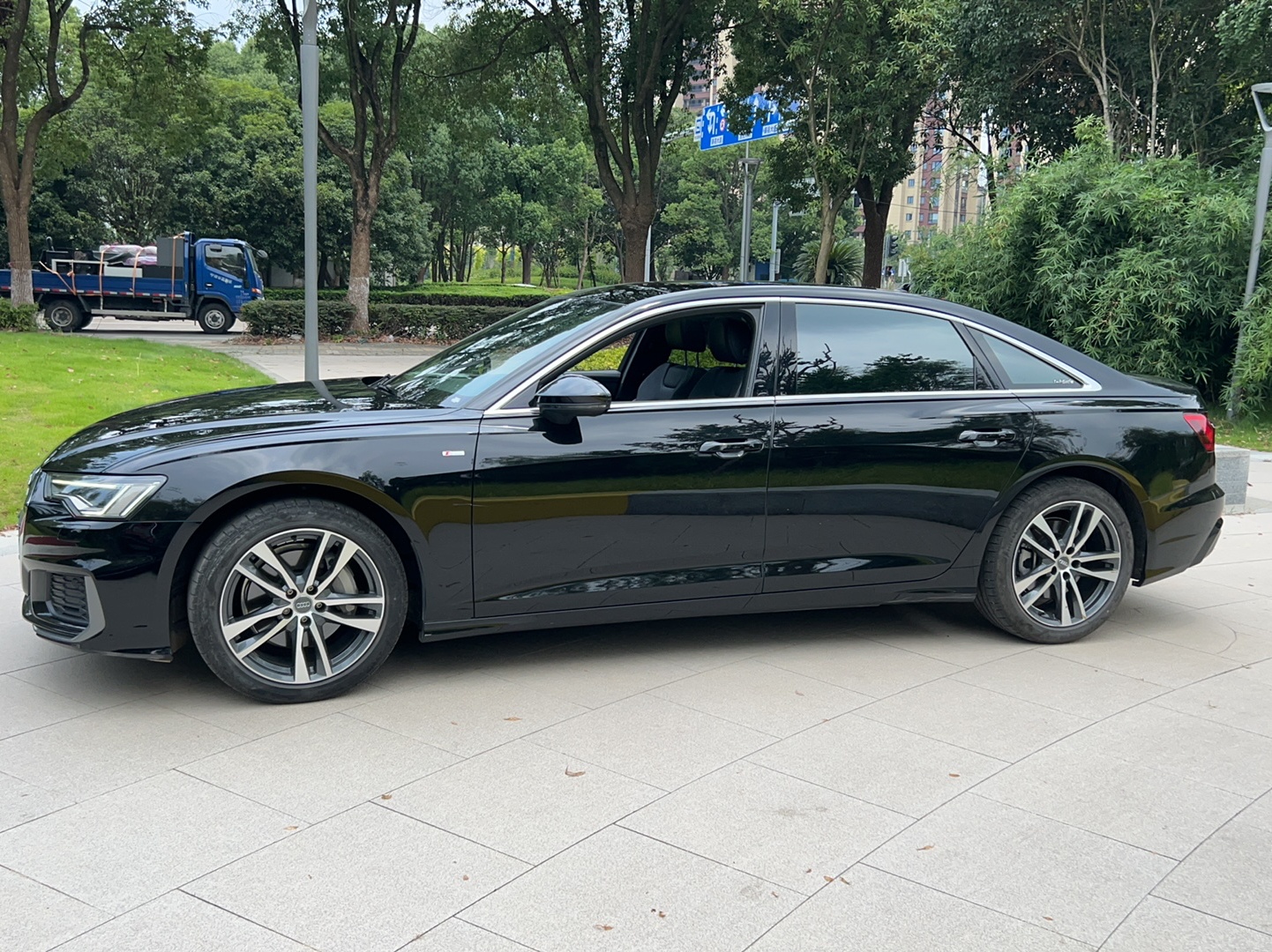 奥迪A6L 2019款 45 TFSI 臻选动感型