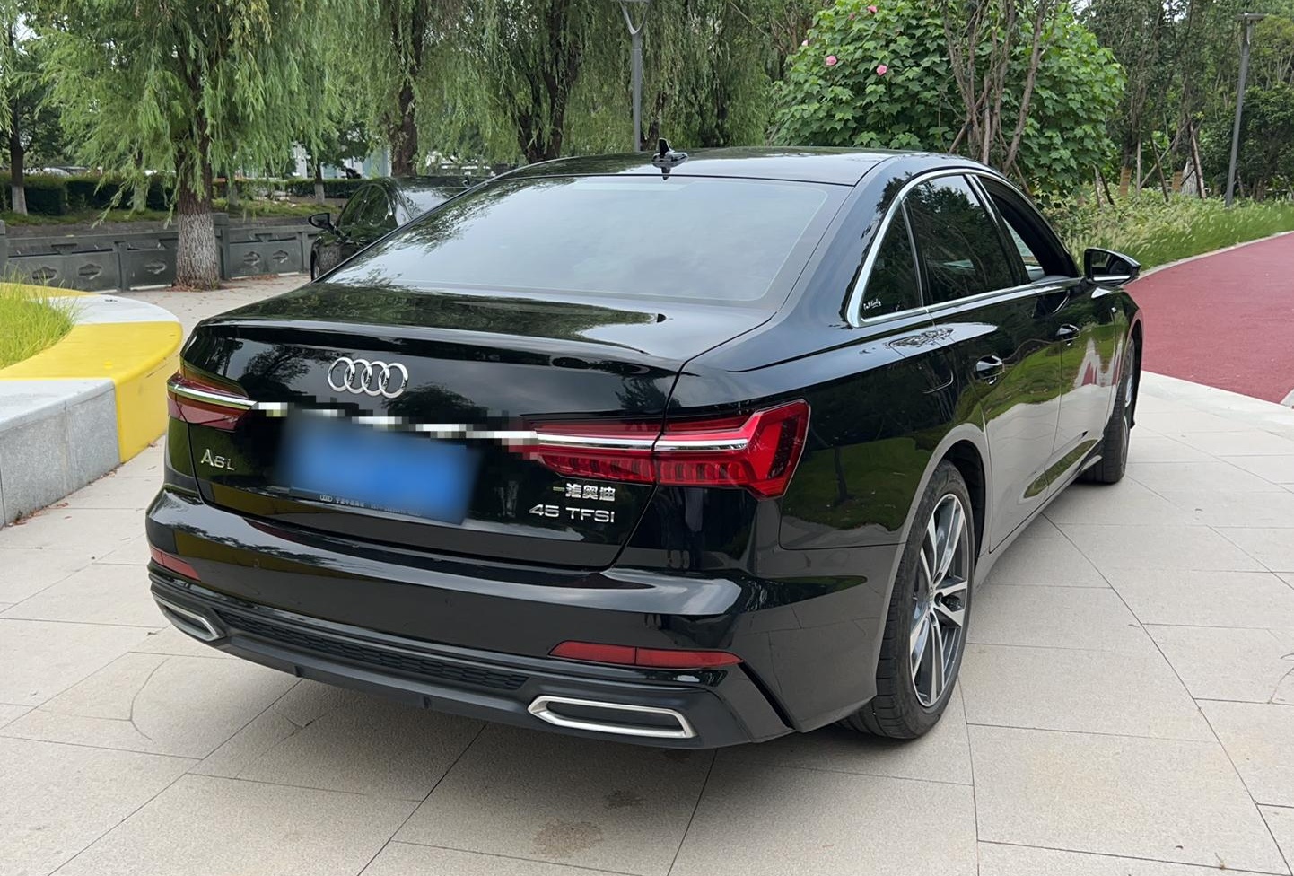 奥迪A6L 2019款 45 TFSI 臻选动感型